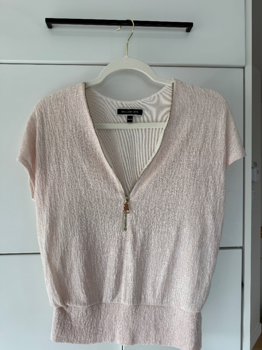 Blouse T-Shirt Melanie Lyne small XS fait comme un small rose pâle
